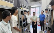 航空服务与音乐学院领导老师走进宿舍看望2023级新生