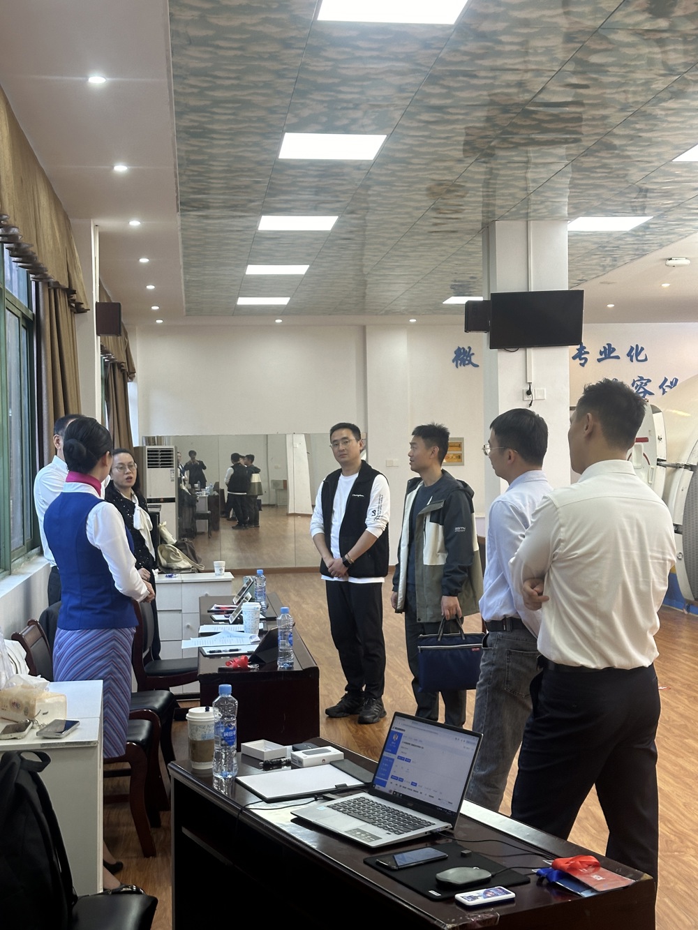 南方航空公司在航空服务与音乐学院举办专场招聘活动